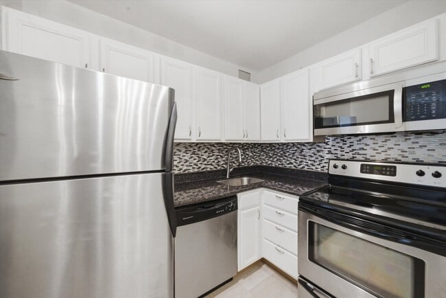 Photo - 777 N Michigan Ave Unit 2506