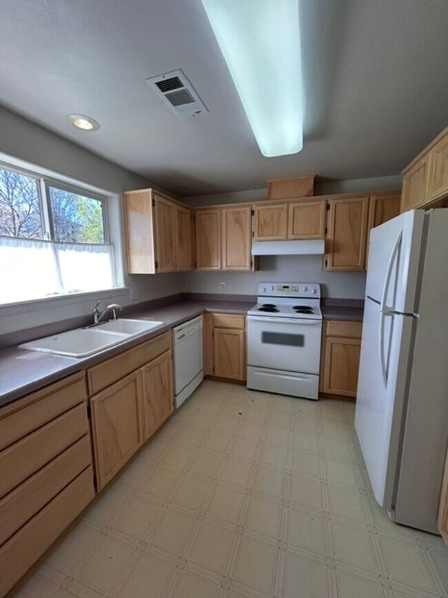 Photo - 3 Bedroom 2 Bath Home with a 2 Car Attached Garages