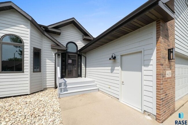 Photo - Charming Multi-Level Home! Large Backyard,...