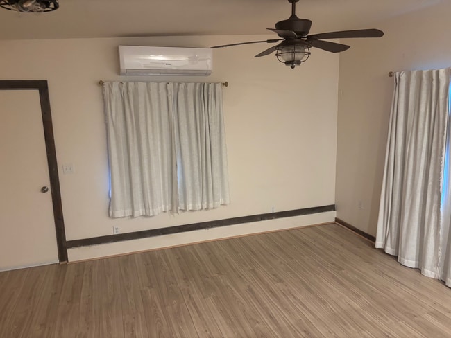 Photo - 405 N Cloverdale Blvd