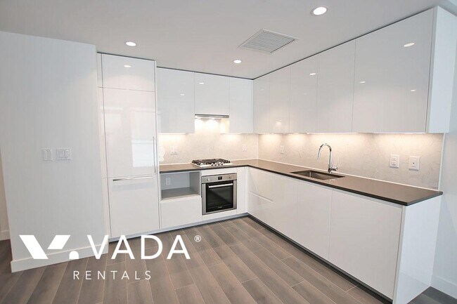 Photo - Fraser Commons At Marine 1 Bedroom Apartment Rental 201-8188 Fraser St Vancouver: VADAPM.com Unité 201