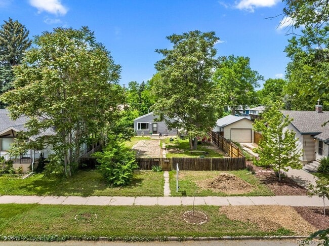Building Photo - Cute home in a great neighborhood