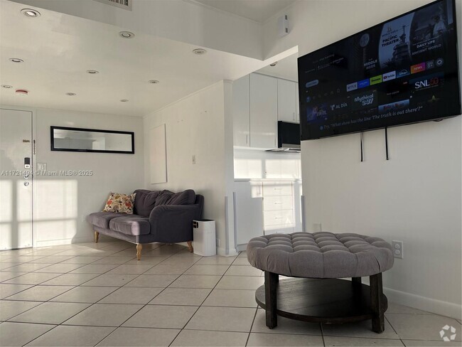 Building Photo - 1390 Ocean Dr Unit 306 Rental