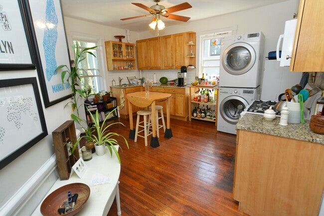 Building Photo - 116 McBride St Rental