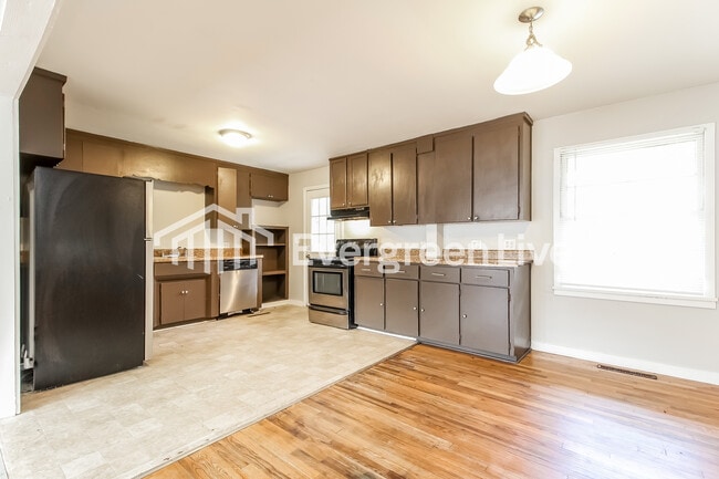 Photo - 106 Whitener Ave