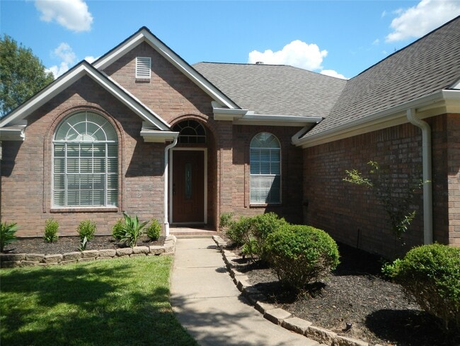 Photo - 1203 Foxland Chase St