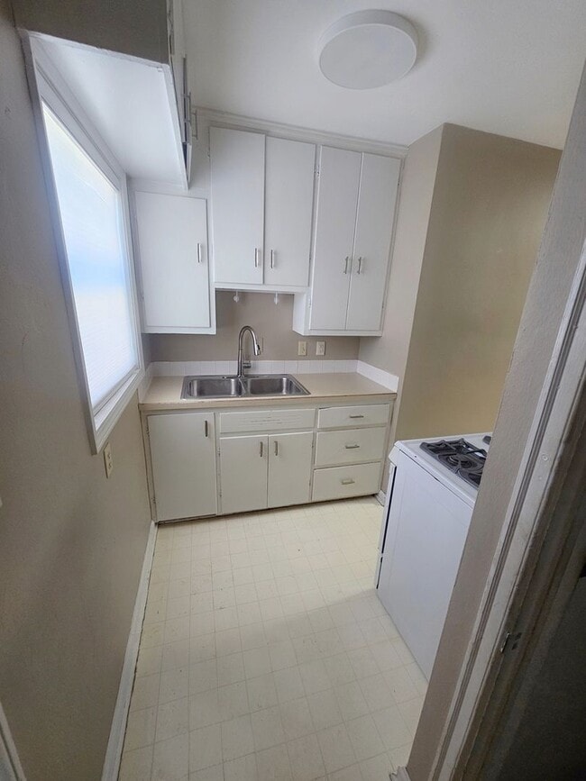 Photo - 5824 Grand Ave Unit 5824