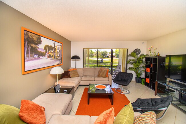 8334 Cypress Ln Unit 1a