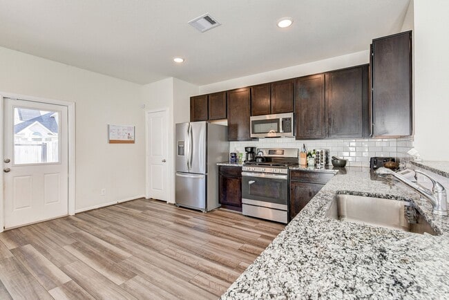 Building Photo - 18624 Birch Orch Ct