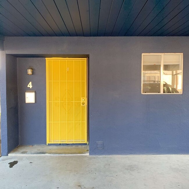 Building Photo - 201 E Sequoia Ave Unit 4