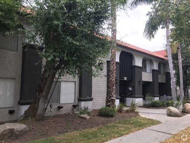 Building Photo - Rock Glen Villa...Gorgeous Newly Remodeled... Rental