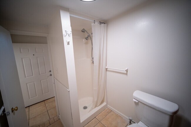 Photo - Basement Apartment Unidad 1