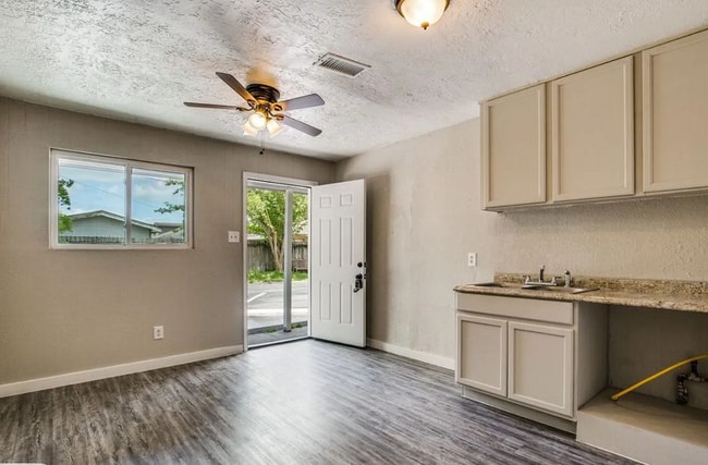 Photo - 4820 Oak Ave Unit 8