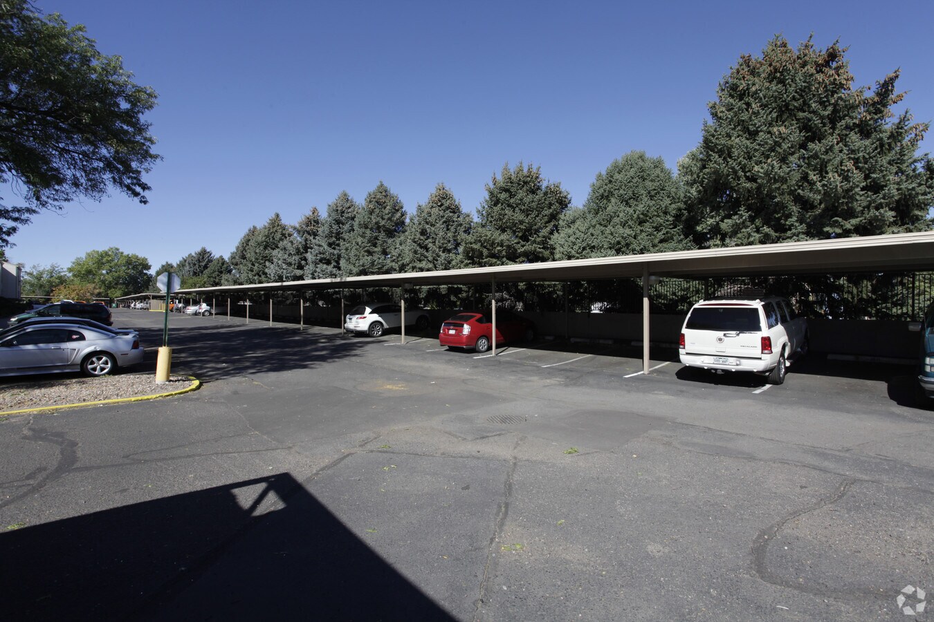 Photo - Garden Court Apartments