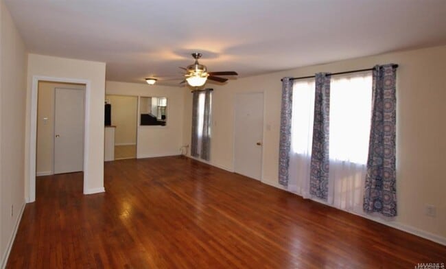 Photo - 418 Claud Rd