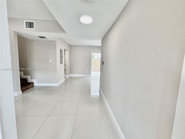Photo - 3840 SW 52nd Ave