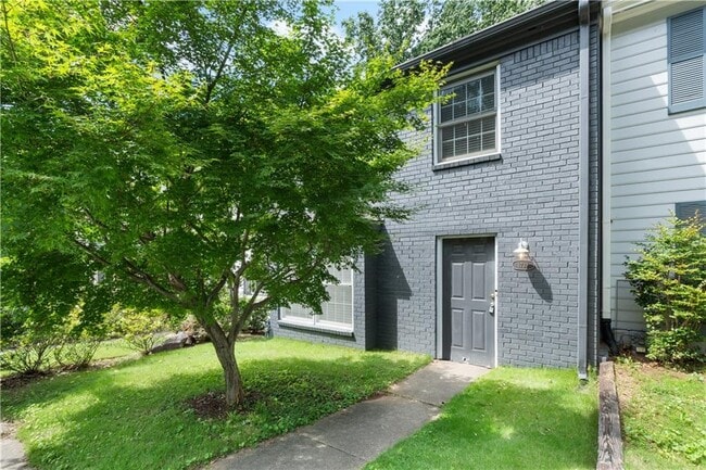 Building Photo - 1731 Twin Brooks Dr SE Rental