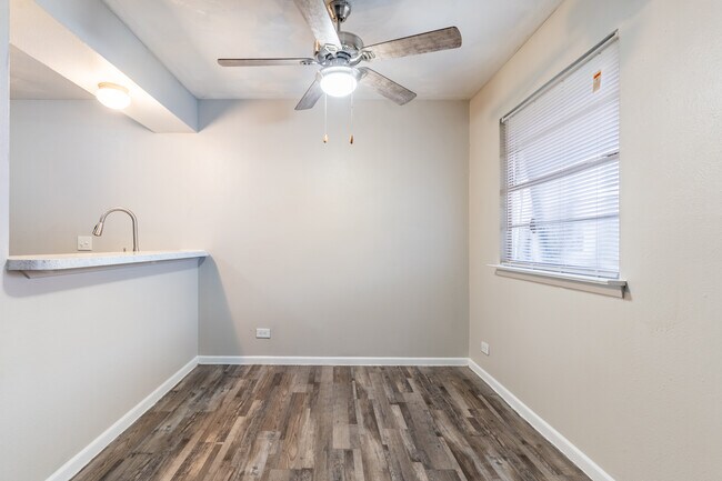 Photo - Southgate Manor Apartments