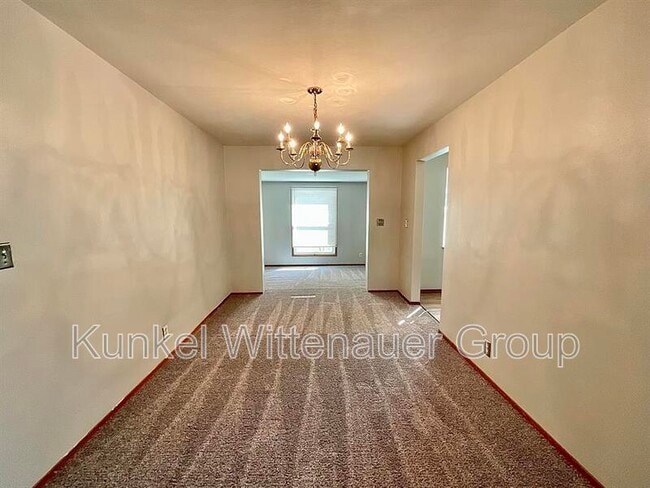 Photo - 700 St Mary Dr