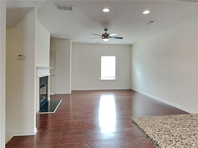 Photo - 975 Society Cir