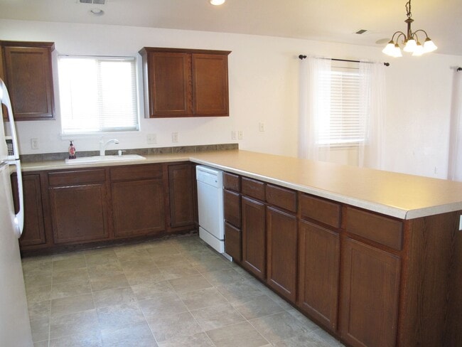 2908 1/2 Walnut Avenue