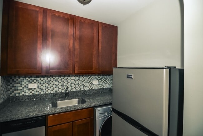 Photo - 555 W Arlington Unidad 217