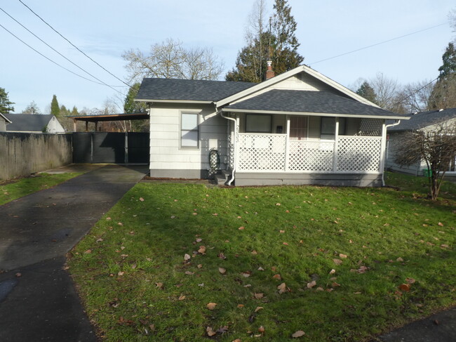 Building Photo - 2333 SE Tacoma St