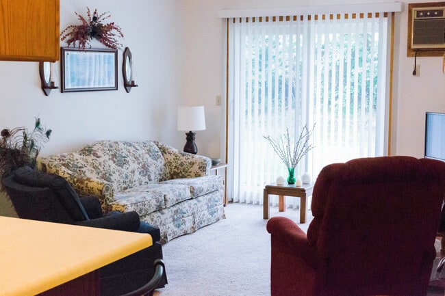 Photo - 112 Industrial Dr Unit 112A-102