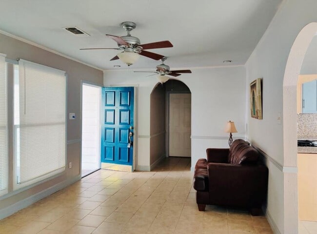 Photo - 1205 Bank Dr