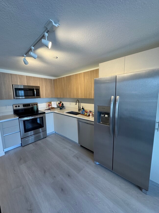 Building Photo - 7868 NW 104th Ct Unit B6 Rental