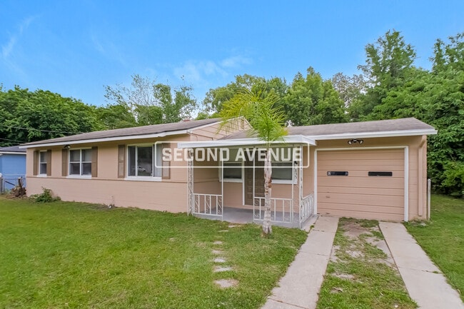 Building Photo - 835 Gates St