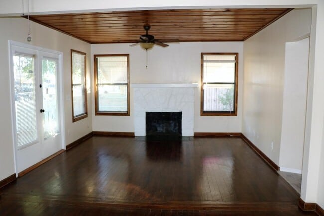 Photo - 1021 S N St