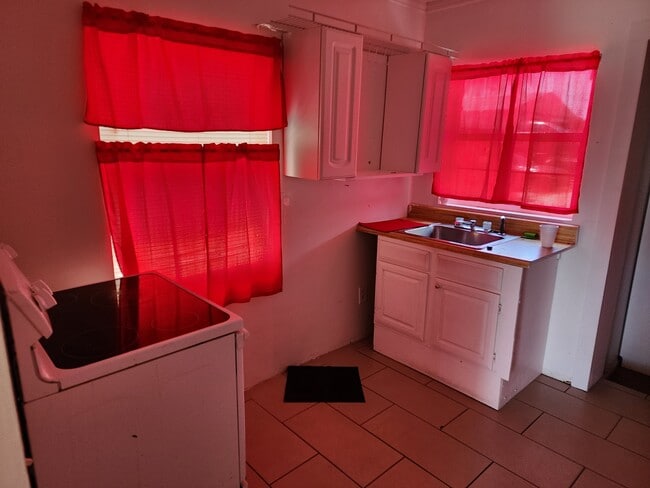 Photo - 1008 Maltby Ave