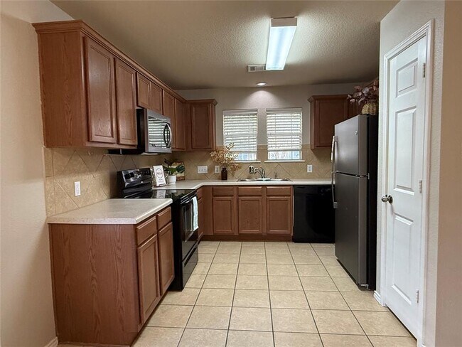 Photo - 520 Rolling Oak Dr