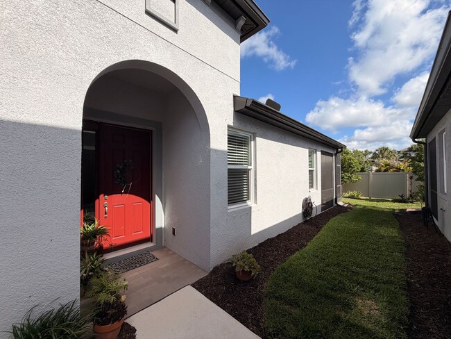 6001 Fiore Dr