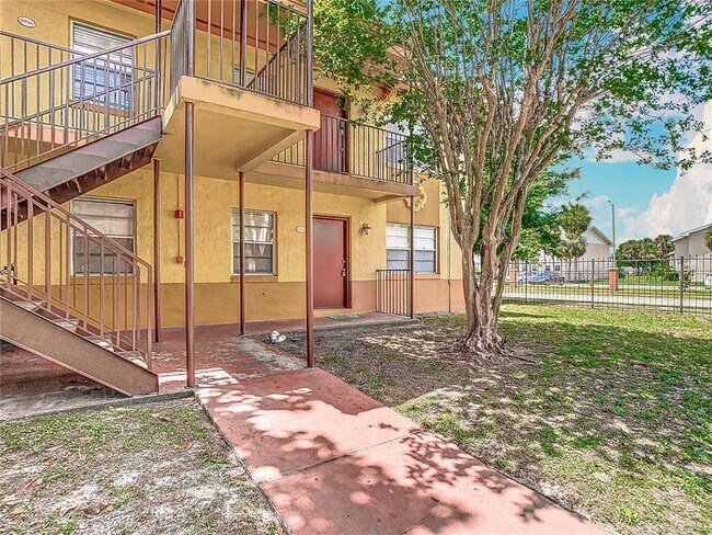 Building Photo - 744 Wyman Ct Unit 744 Rental