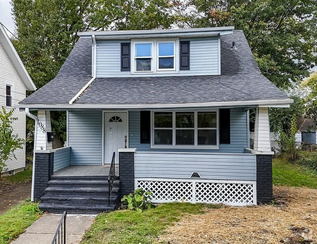 Building Photo - Modern & Charming 3-Bedroom Home