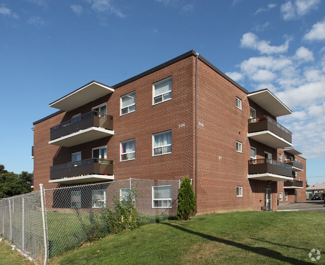 Building Photo - 506 Danforth Rd