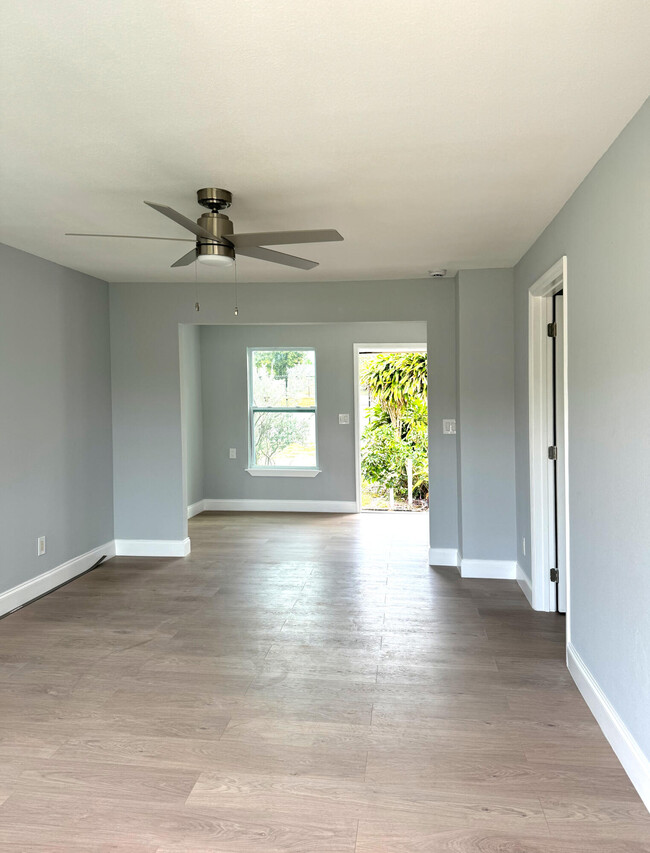 Building Photo - 836 Almeria Rd Unit 2 Rental