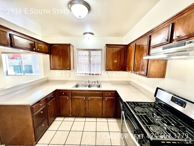 Building Photo - 2 Bed 1 Bath Apartment For Rent in Long Beach Unit 3