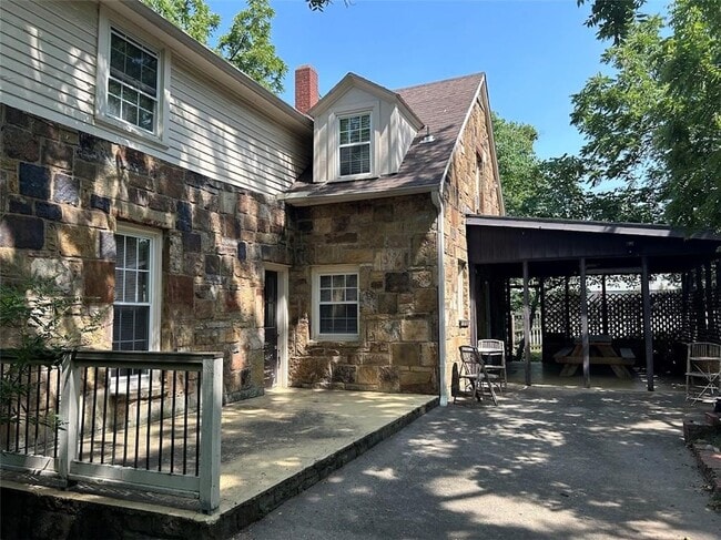 Photo - 1055 Pollard Ave