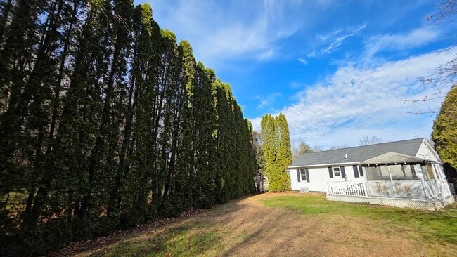 Photo - 13 E Brookfield Rd