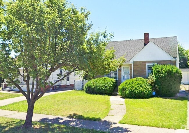 Building Photo - 3 BED 1.5 BATH BEAUTIFUL SINGLE FAMILY HOM... Rental