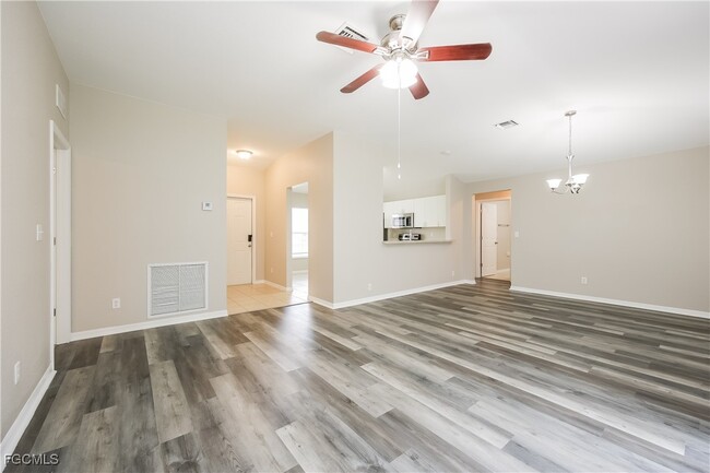 Building Photo - 458 Westdale Ave Rental