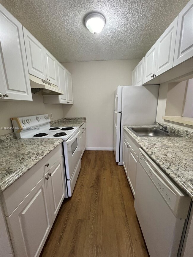 Building Photo - 4201 W McNab Rd Unit 28 Rental