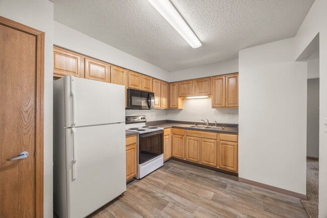 Clover Creek | Standard 1-Bedroom * - Clover Creek | Standard 1-Bedroom * Apartment Unit G-27