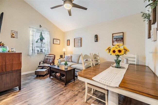 Photo - 1265 Jade Pl