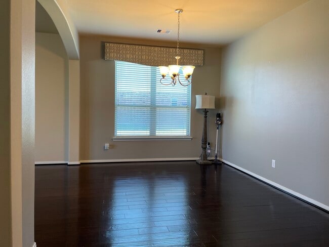 Photo - 9111 Turnbull Ln