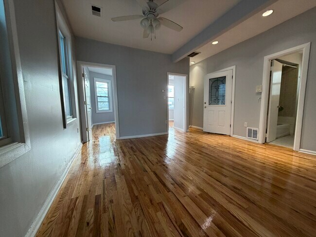 Photo - 50 Gates Ave Unidad 2