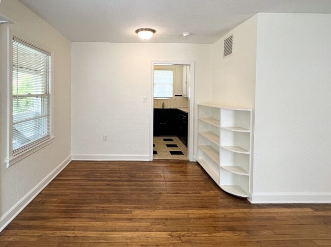 Photo - 2249 - Browns Addition Unit 1124